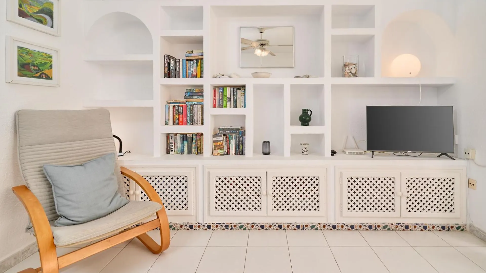 Large One Bed Apt Нерха Апартаменты