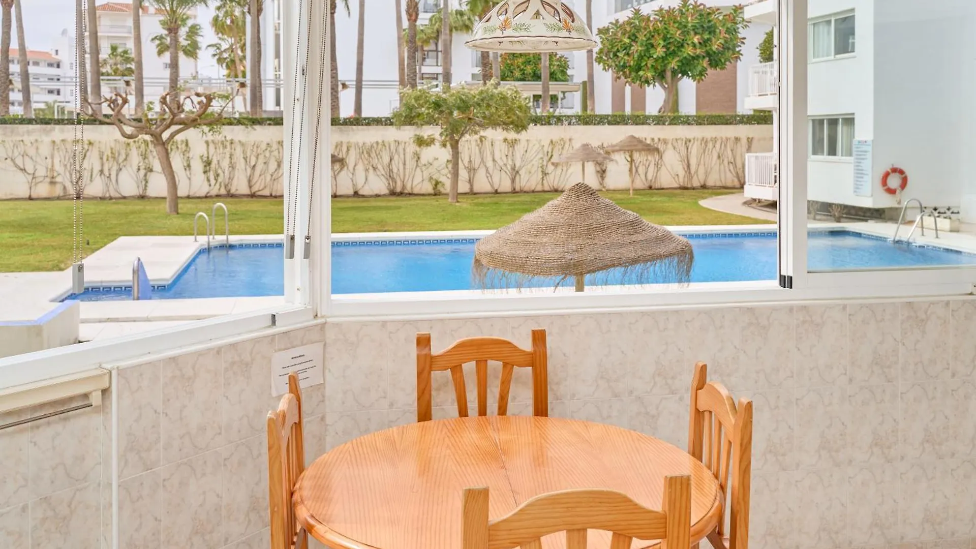 Large One Bed Apt Nerja 0*,