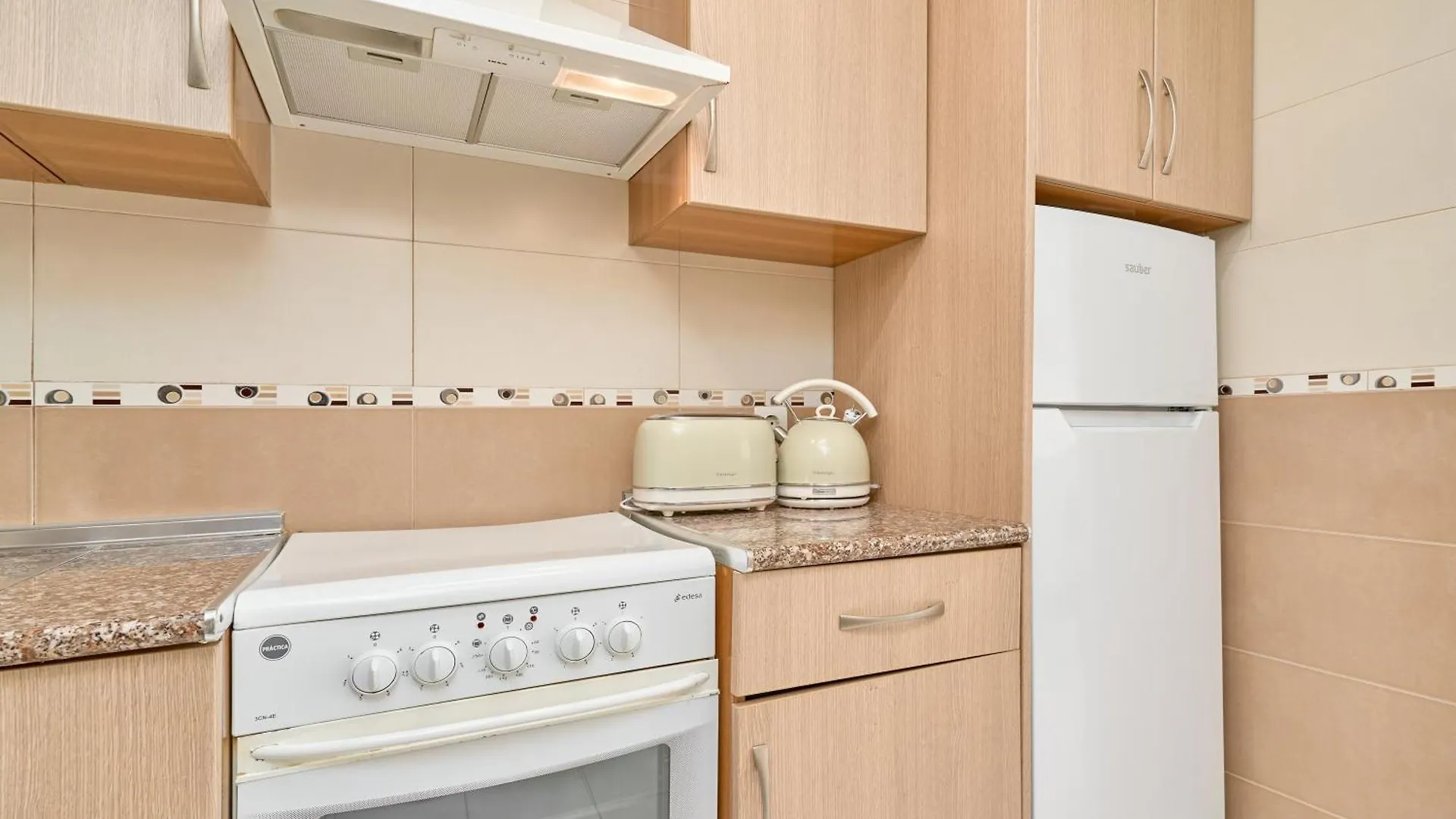 Large One Bed Apt Nerja 0*,